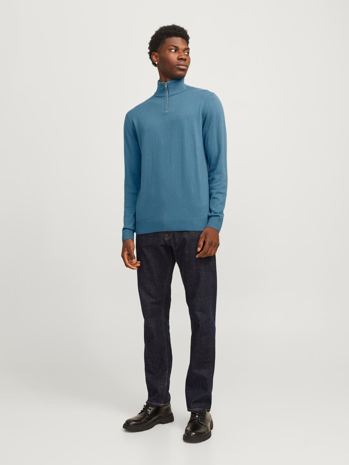 model_shot-front_full